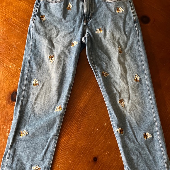 Gap Kids Daisy Embroidered Girlfriend Jeans size 10 - Picture 6 of 7